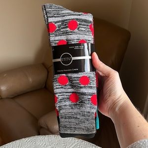 NWT - 4 Pair - Men’s Fashion Crew Socks - Assortment - Peaches, Buffalo Check